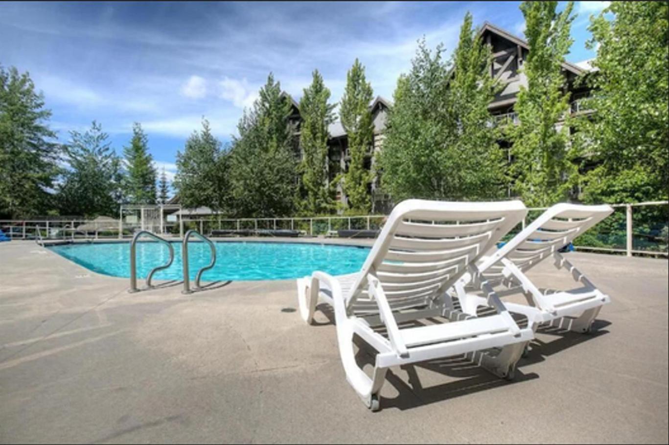 The Aspens By Outpost Whistler Villa Buitenkant foto